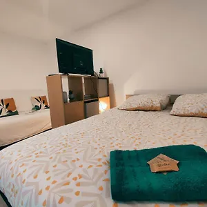 Apartamento Cosy Avec Clim Et Terrasse Ideal Couple Aviñón