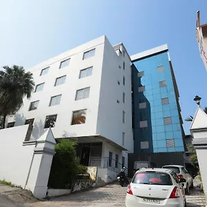 Super Townhouse Palace Hotel